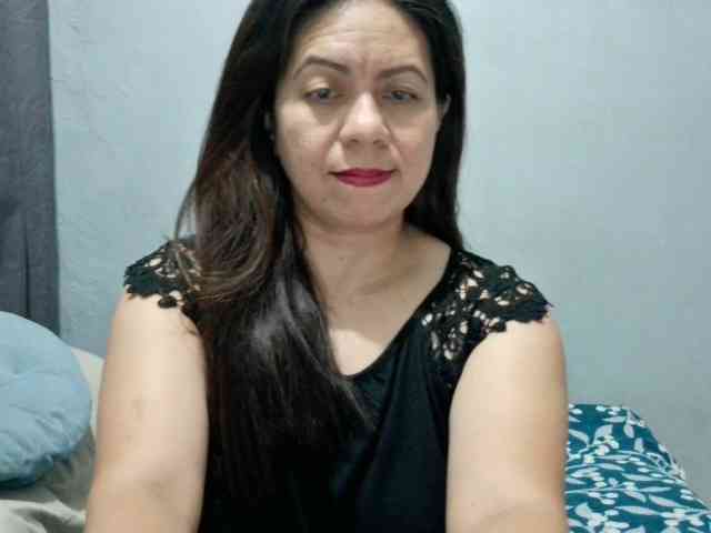 Scarletteb webcam