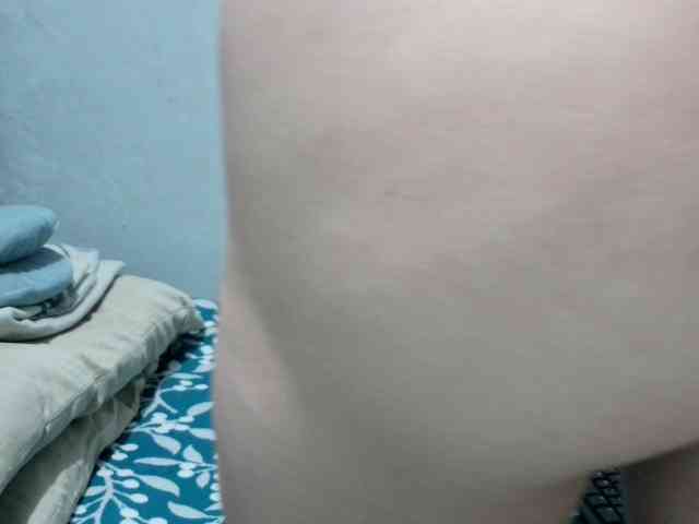 Scarletteb webcam