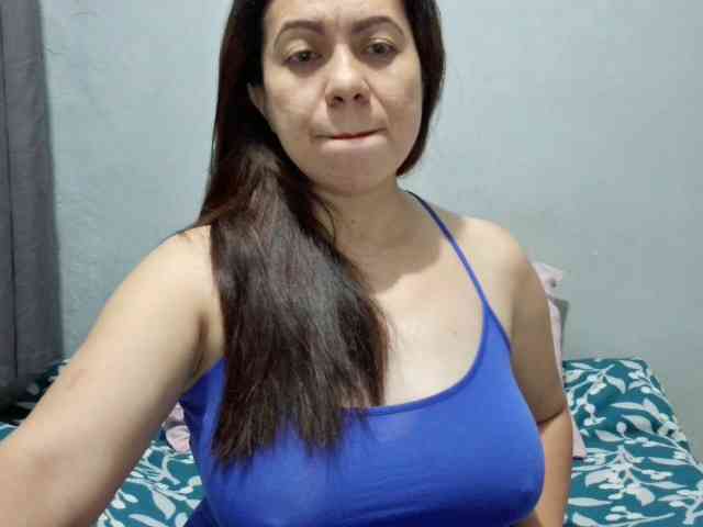 Scarletteb webcam