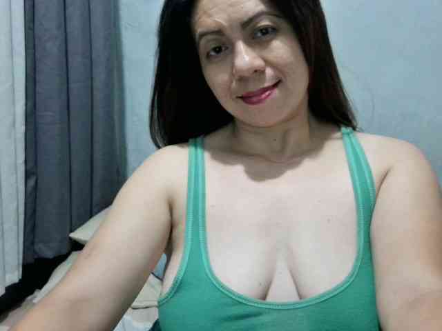 Scarletteb webcam