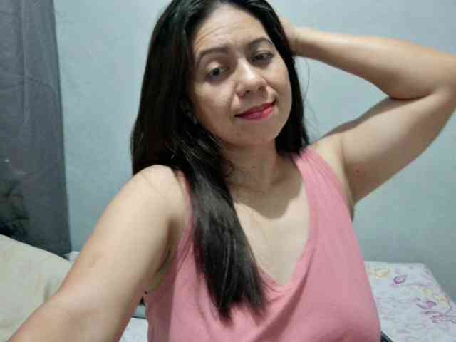 Scarletteb webcam