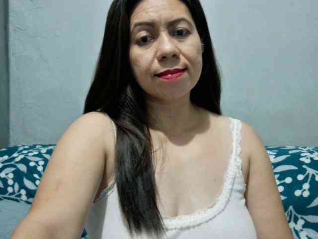 Scarletteb webcam