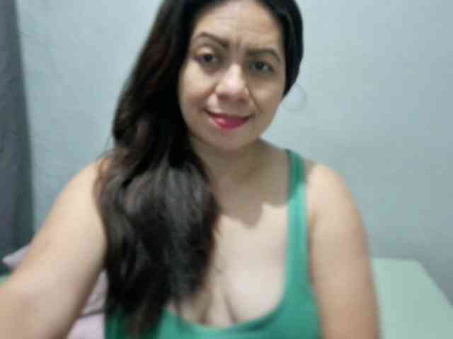 Scarletteb webcam