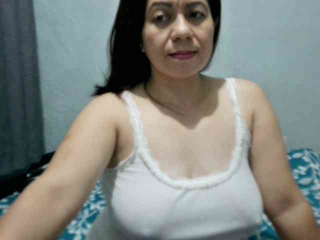 Scarletteb webcam