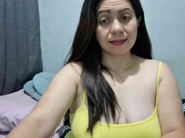 Scarletteb webcam
