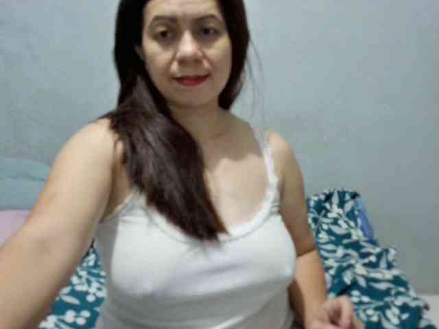Scarletteb webcam