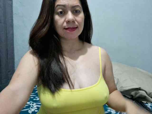 Scarletteb webcam