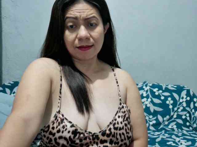 Scarletteb webcam