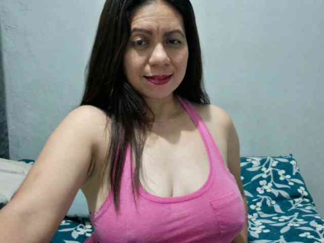Scarletteb webcam