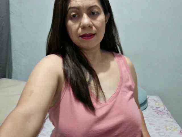 Scarletteb webcam