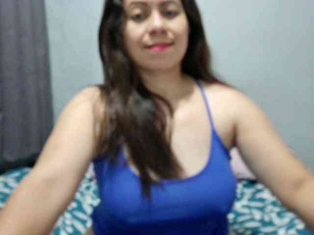Scarletteb webcam