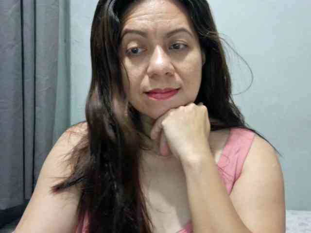 Scarletteb webcam