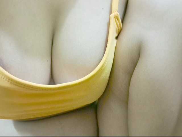 Nidhilove live cam on BongaCams