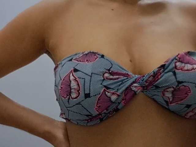 Nidhilove live cam on BongaCams