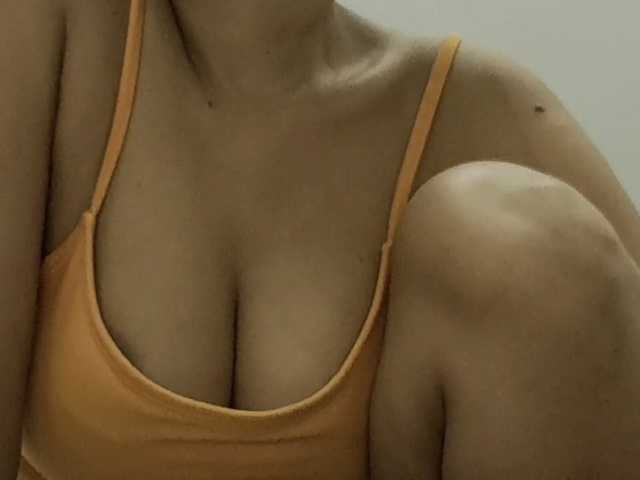 Nidhilove live cam preview