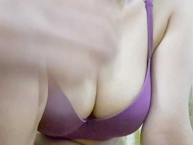 Nidhilove live cam on BongaCams