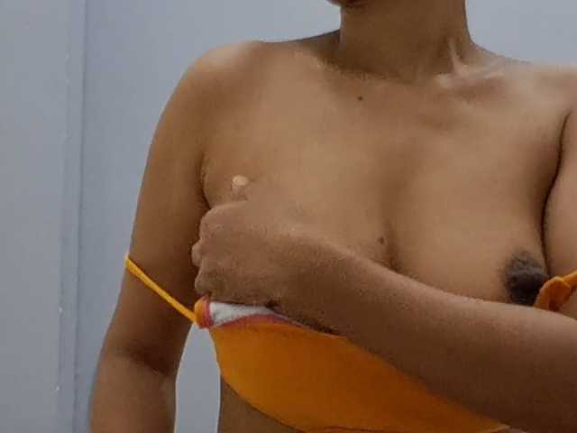 Nidhilove live cam on BongaCams