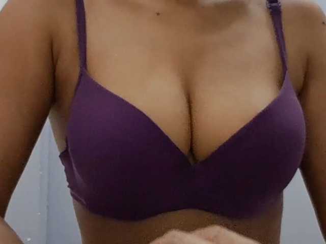 Nidhilove live cam on BongaCams