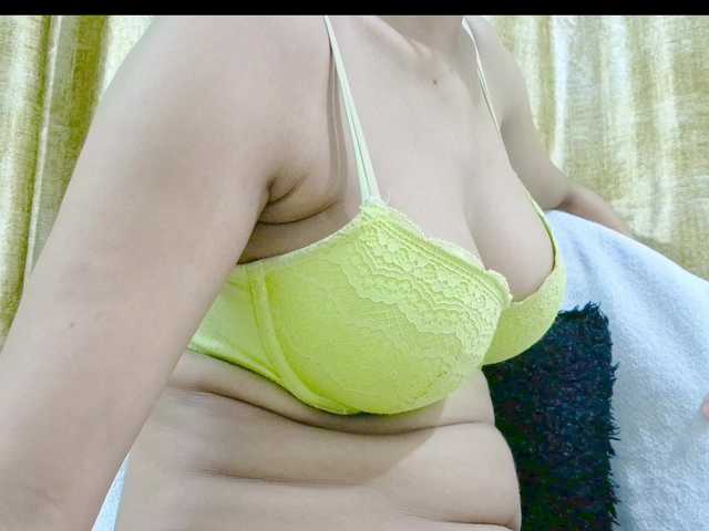 Nidhilove live cam on BongaCams