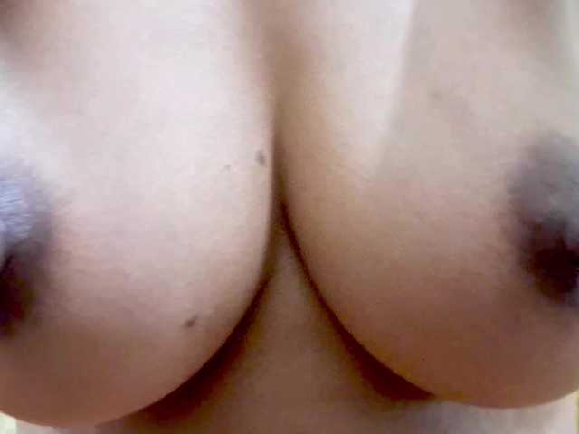 Nidhilove's BongaCams show and profile