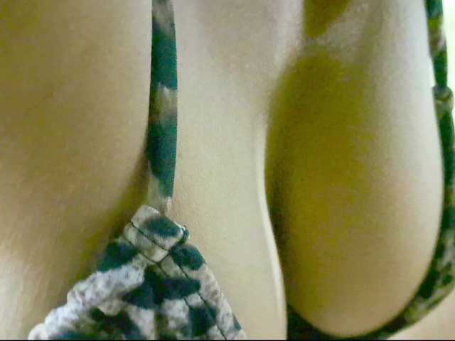 Nidhilove live cam on BongaCams