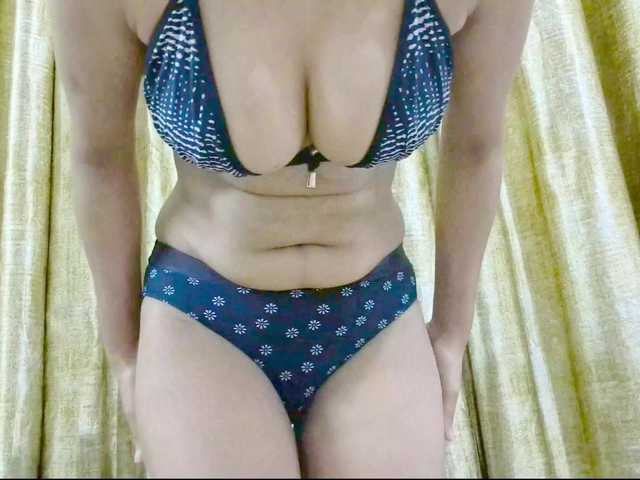 Nidhilove live webcam show