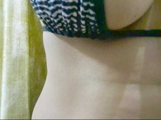 Nidhilove live cam on BongaCams