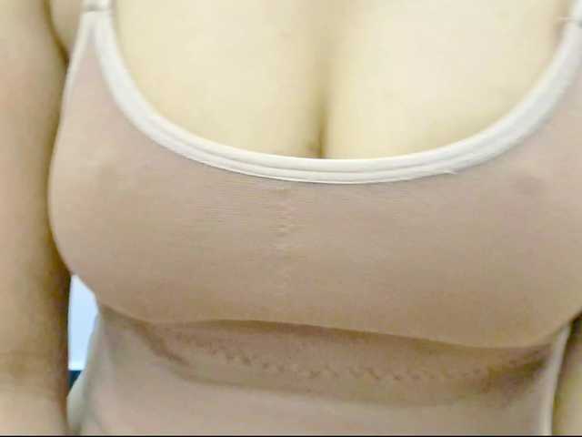 Nidhilove live cam on BongaCams
