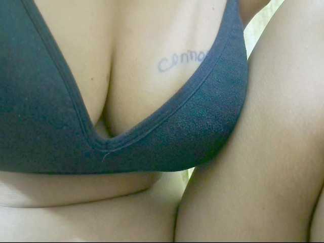 Nidhilove live cam