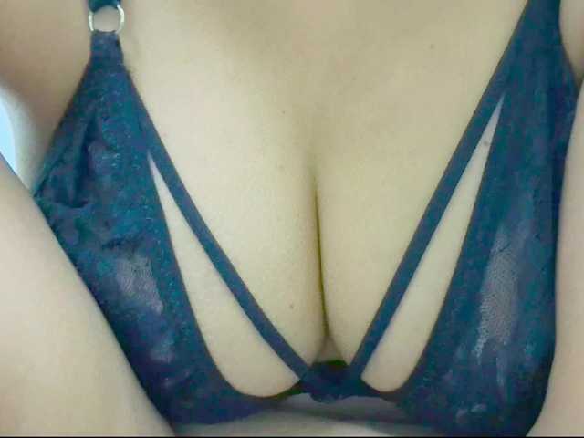 Nidhilove live cam on BongaCams