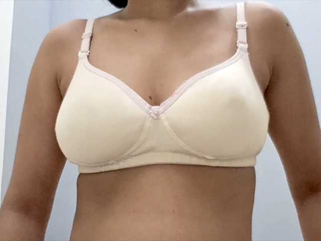 Nidhilove live cam on BongaCams
