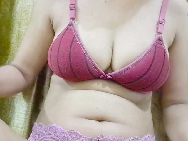 Nidhilove live cam on BongaCams