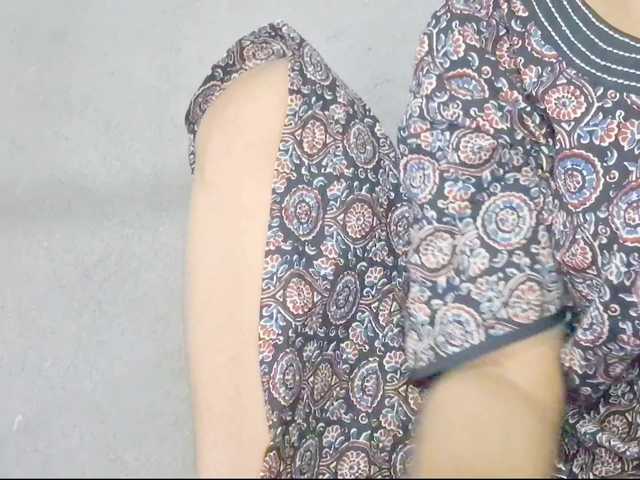 Nidhilove live cam preview