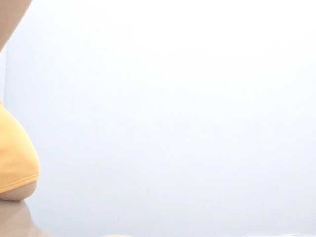 Nidhilove live cam on BongaCams
