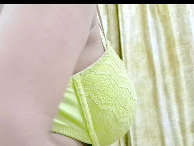 Nidhilove live cam on BongaCams