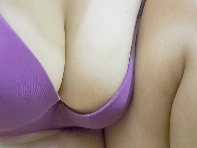 le modèle Nidhilove est en webcam porno dans un show sur le site bongacams, il possède les tags suivants: Indian,Brunette,Shaved