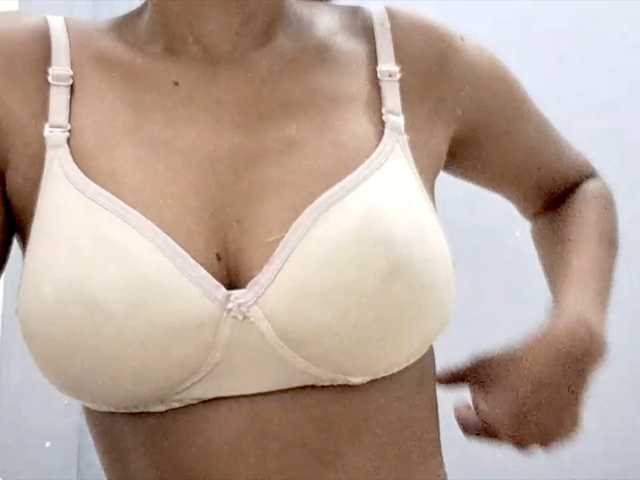 Nidhilove live cam on BongaCams