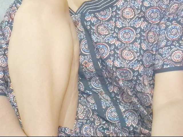 Nidhilove live cam on BongaCams