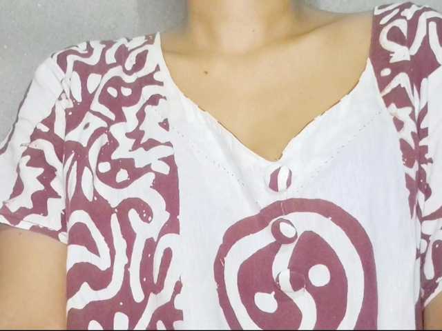Nidhilove live cam on BongaCams