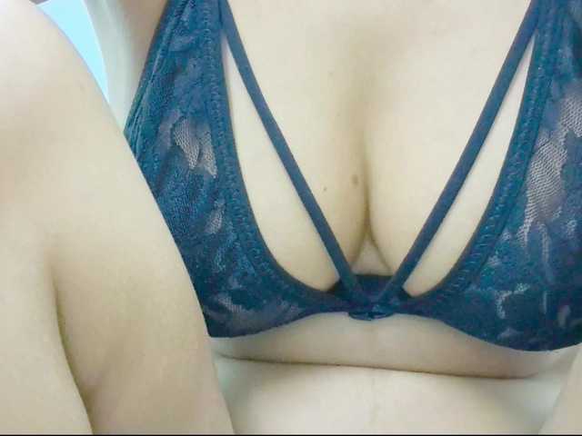 Nidhilove live cam on BongaCams