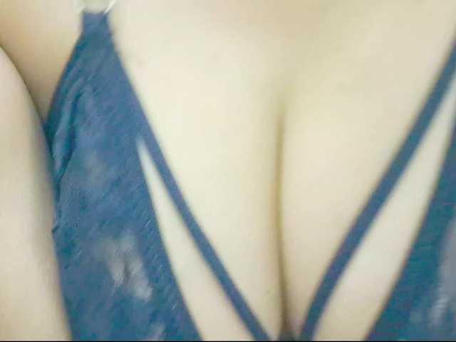 Nidhilove live cam on BongaCams