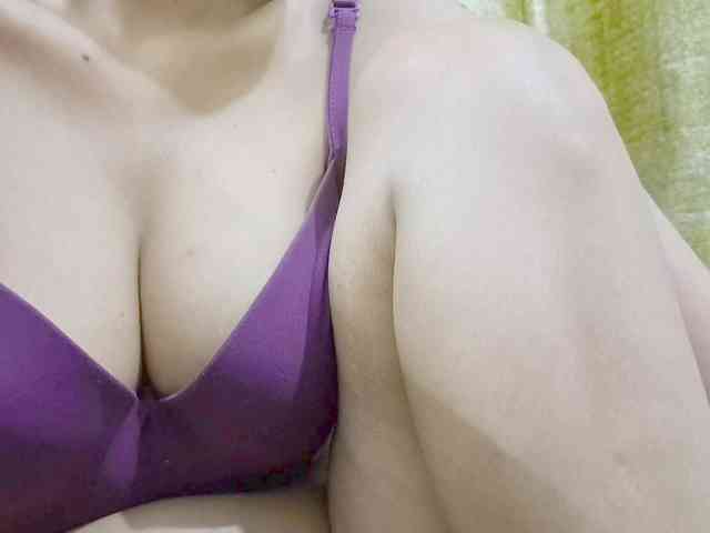 Nidhilove webcam