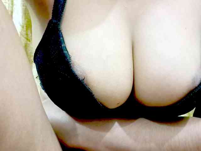 Nidhilove webcam