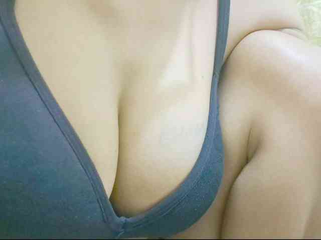 Nidhilove webcam