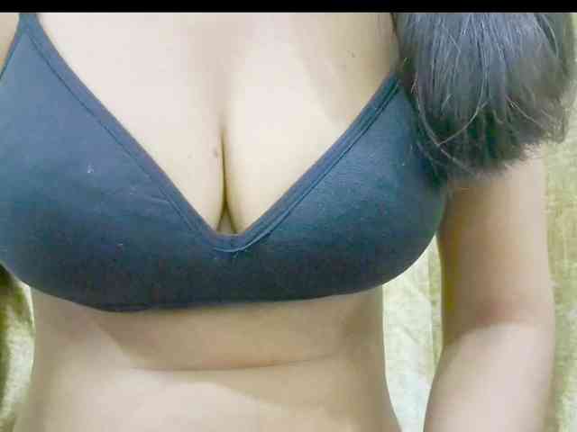 Nidhilove webcam
