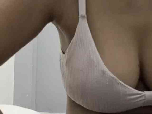Nidhilove webcam
