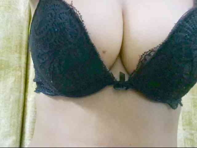 Nidhilove webcam