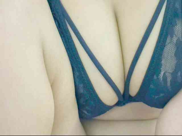 Nidhilove webcam