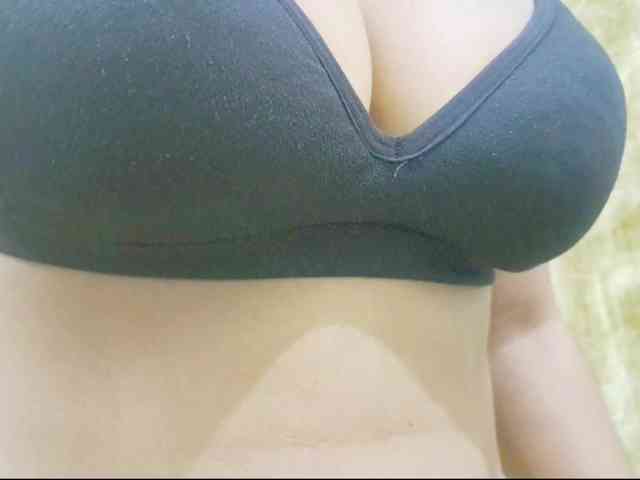 Nidhilove webcam