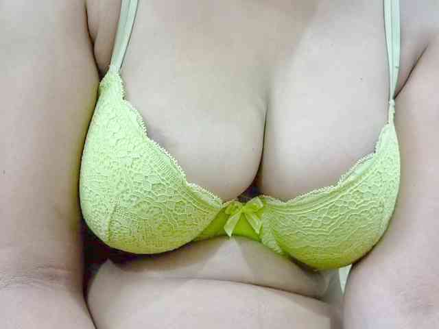 Nidhilove webcam